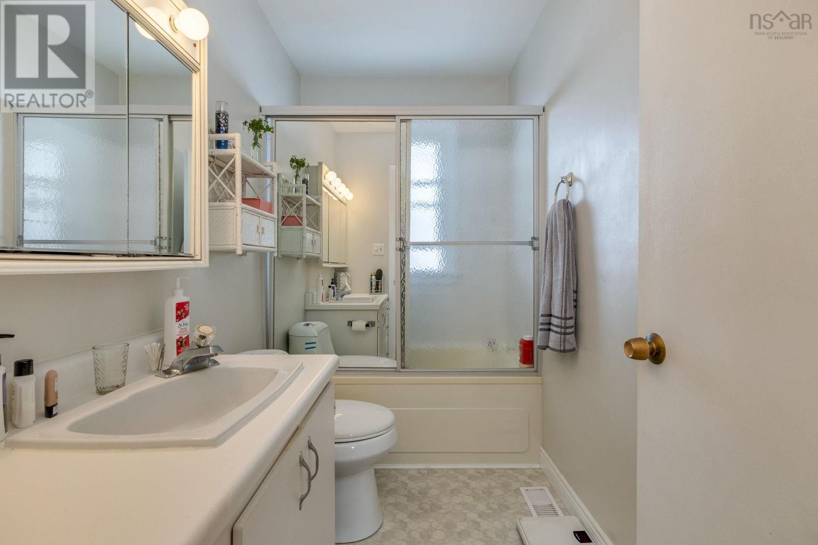 Property 44 of 50 of 5442 Highway 2