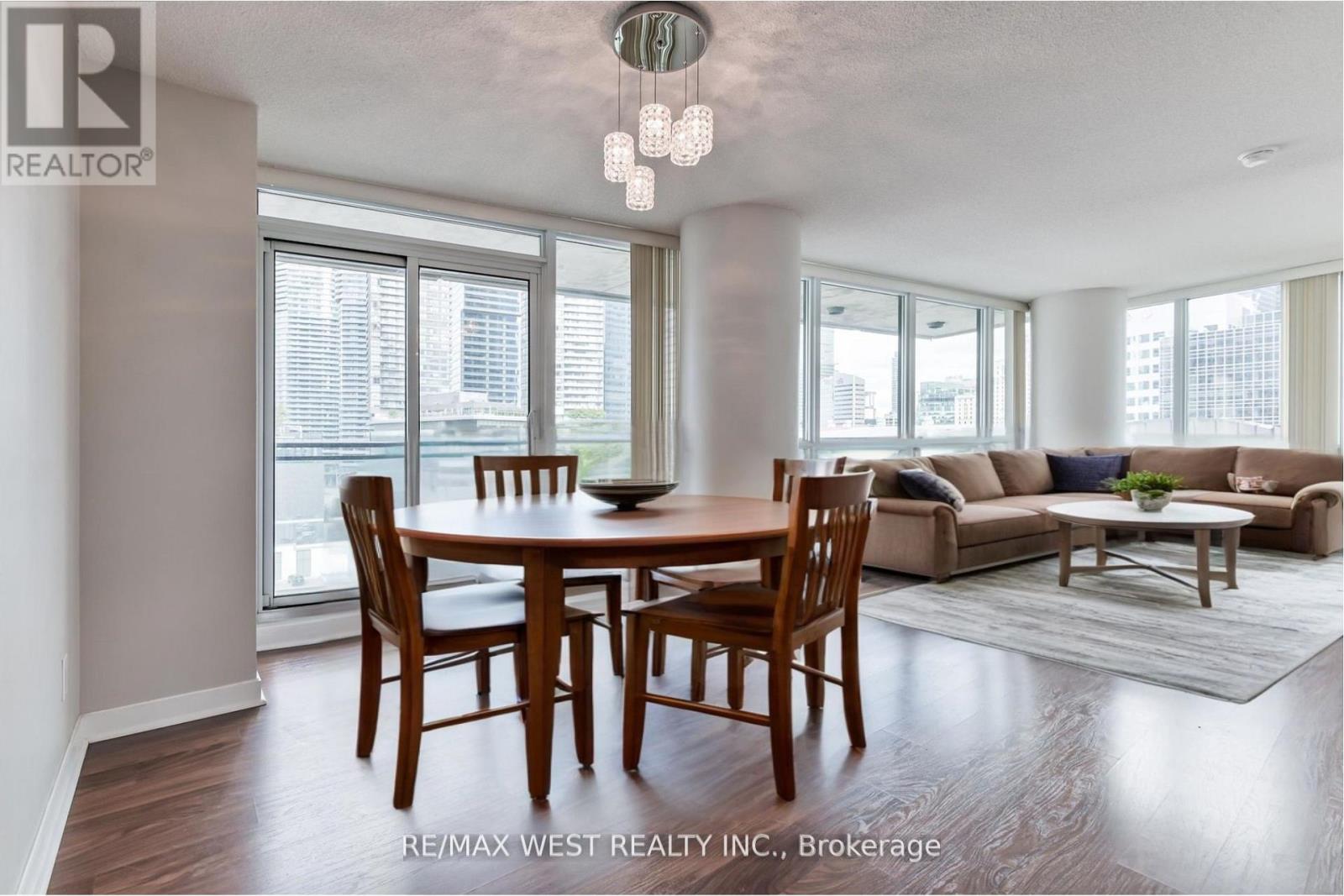 #903 33 BAY STREET - 4