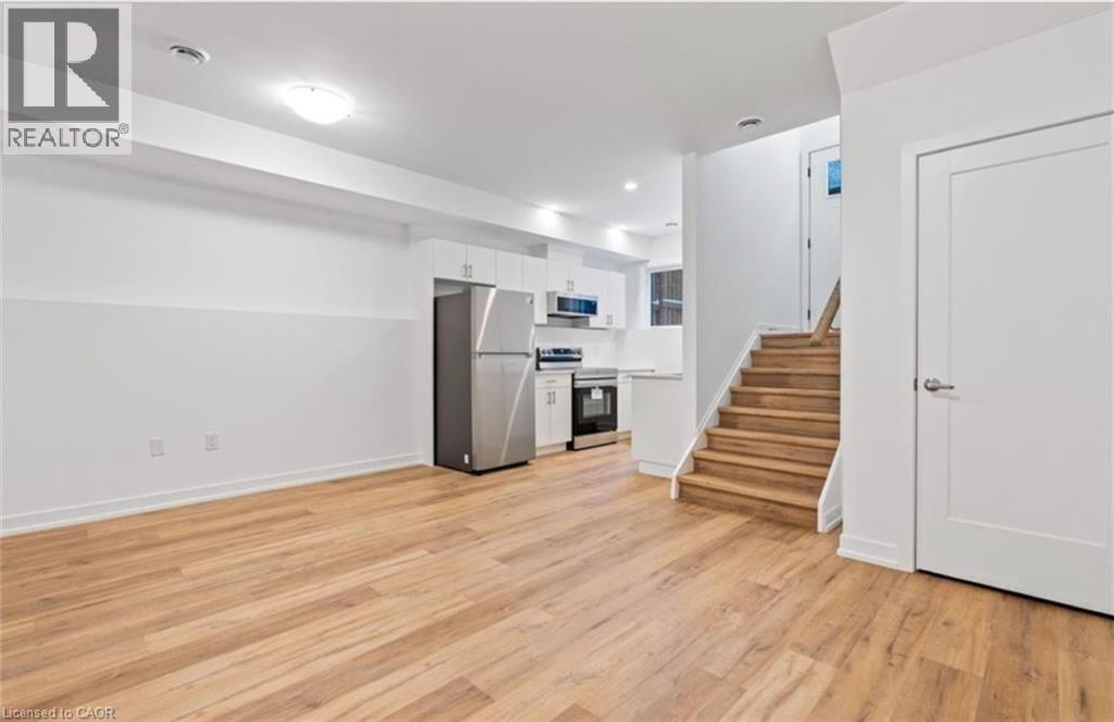 781 CLARE Unit 111 photo 2