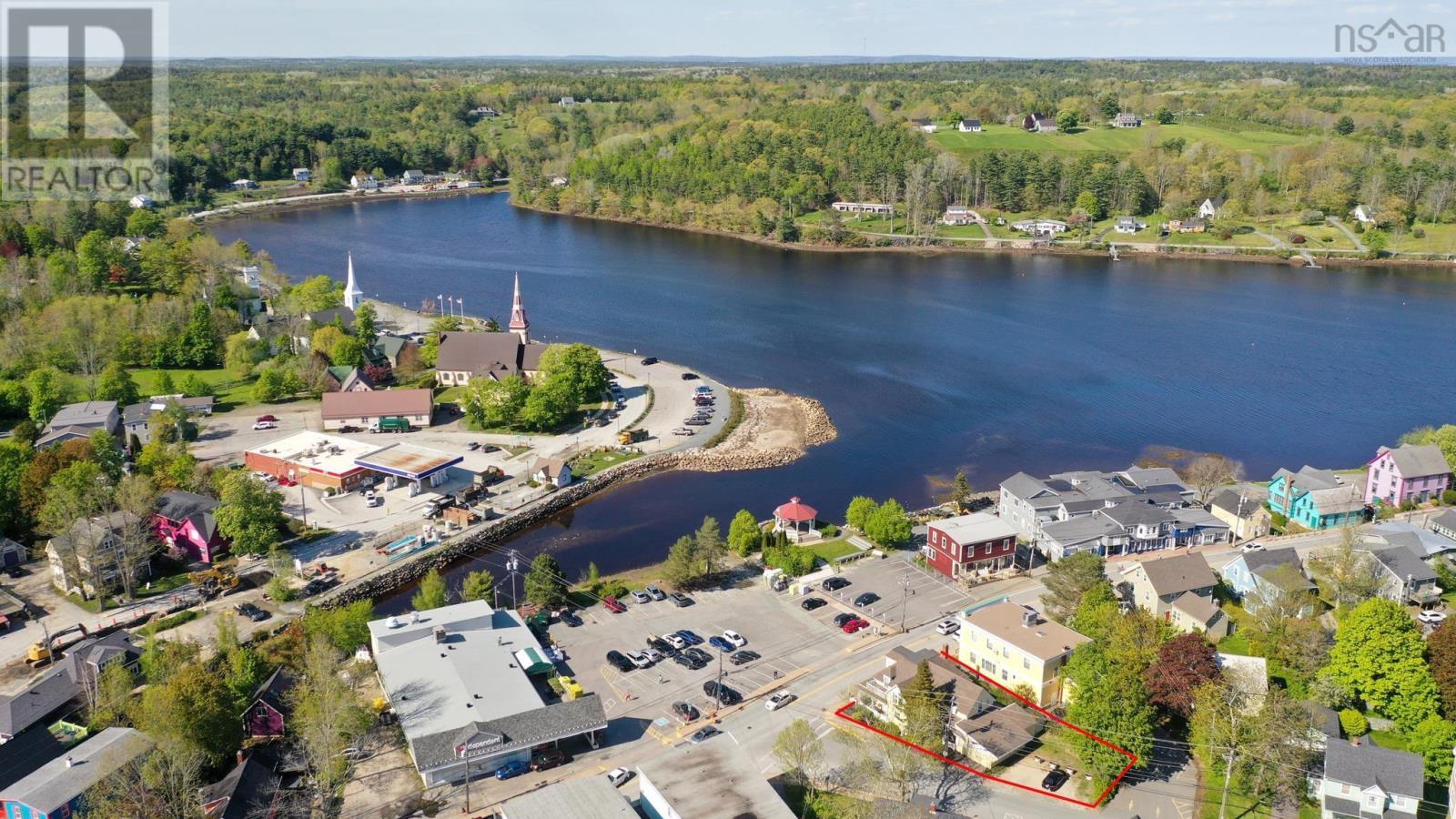 Property 46 of 46 of 558 Main Street