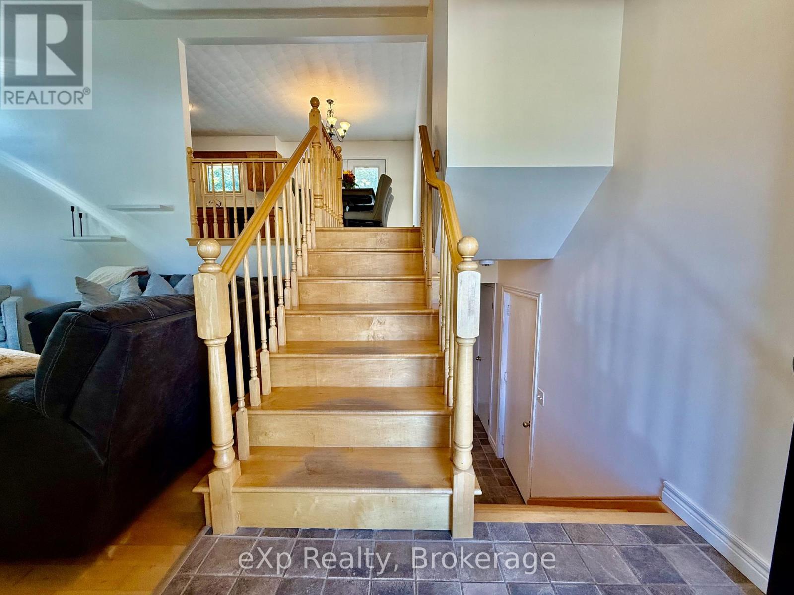 217 THOMAS STREET - Photo 4 of 27, Brockton, Ontario