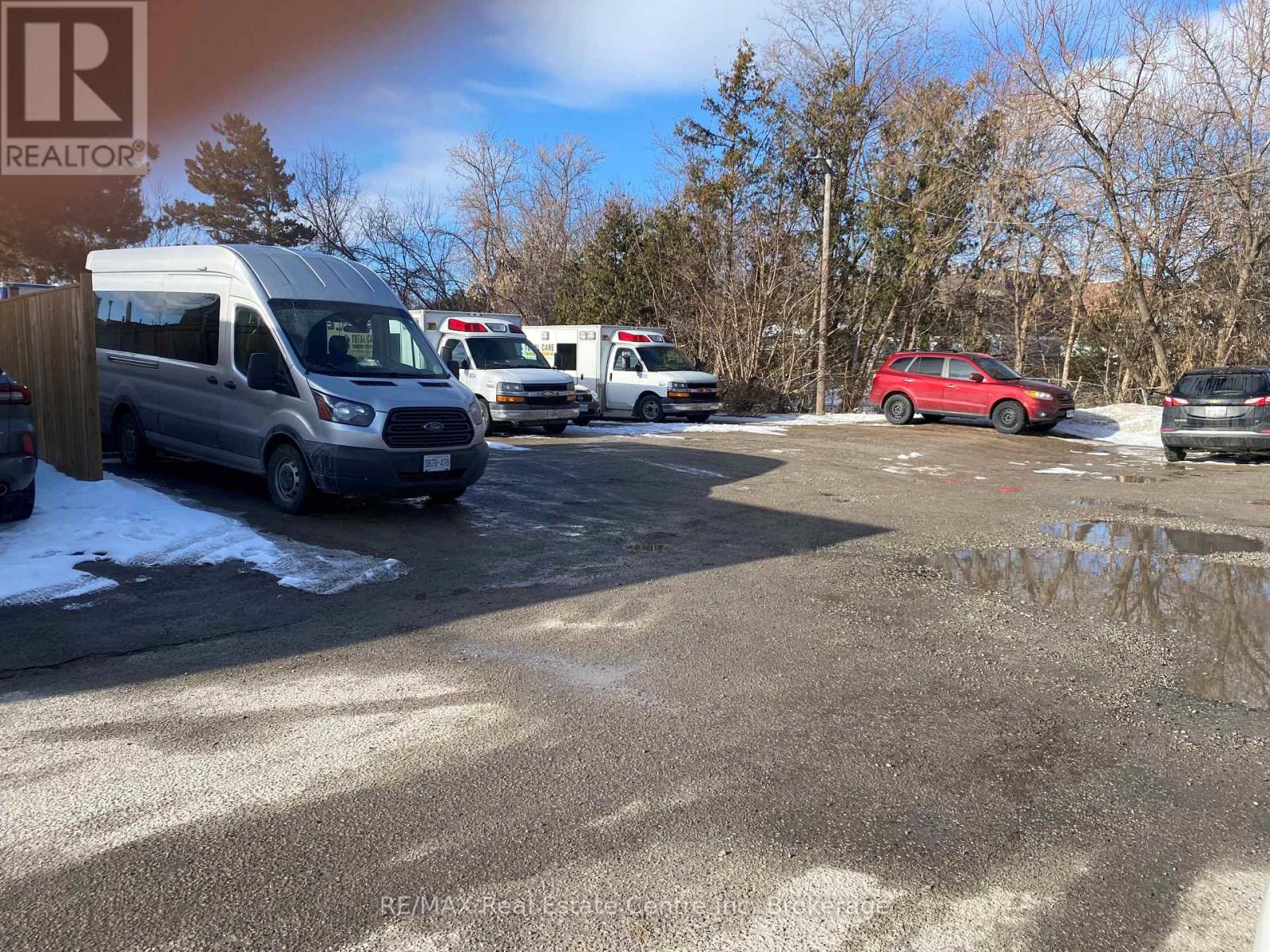 25 Commercial photo 2