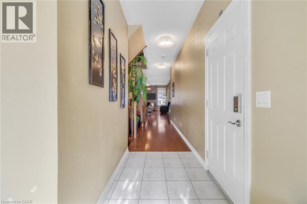 115 HOLLOWAY Terrace - Photo 3 of 32, Milton, Ontario