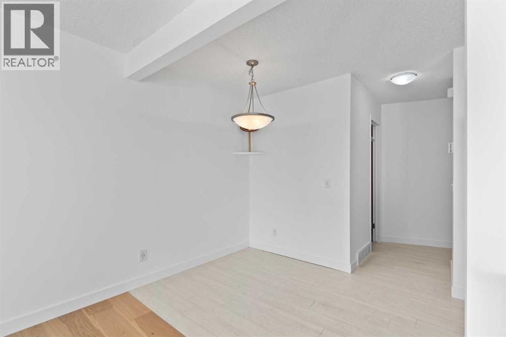 85 Panatella Villas NW - Photo 5 of 30, Calgary, Alberta