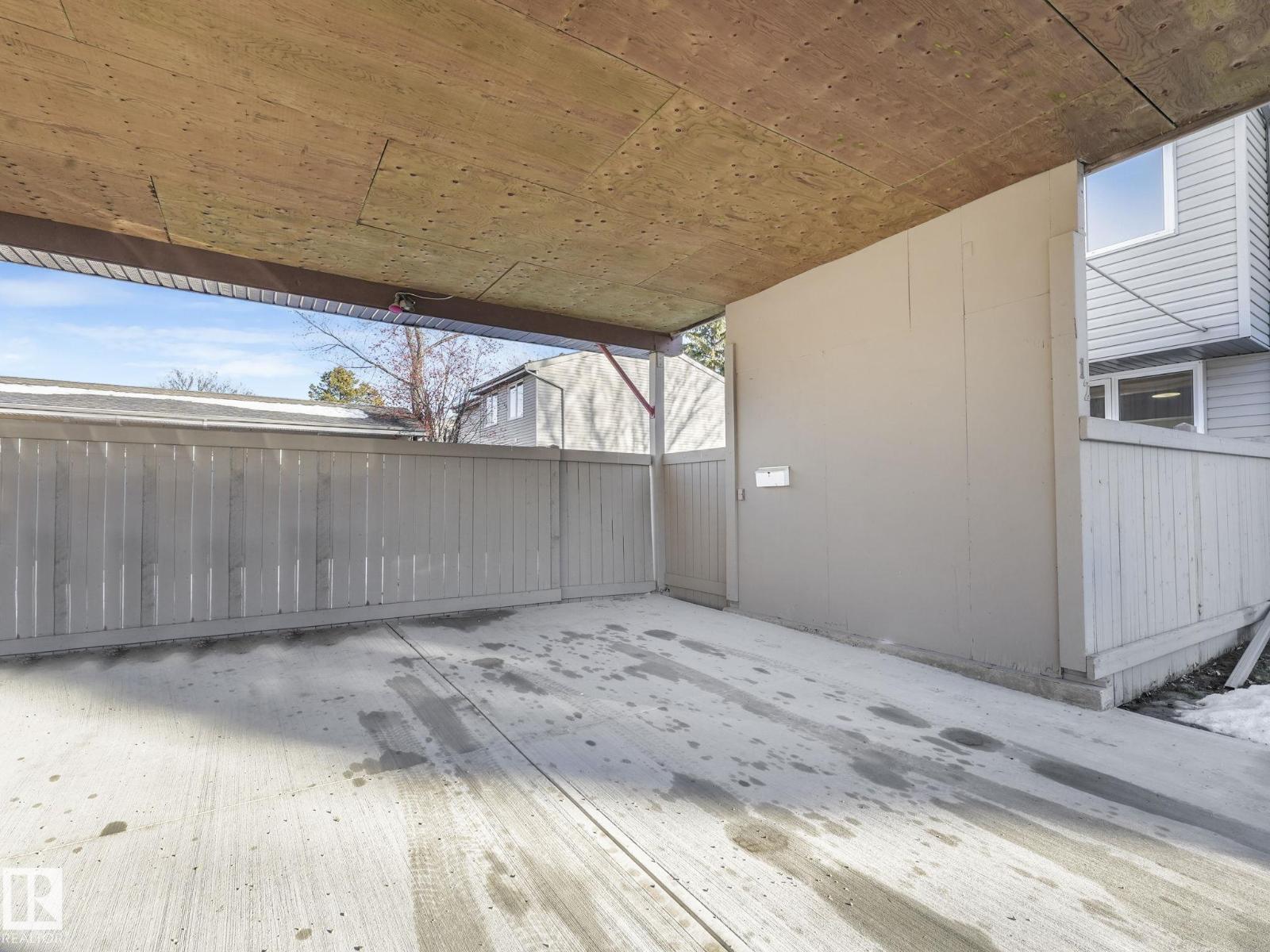 12 AKINSDALE GARDENS - Photo 2 of 49, St. Albert, Alberta