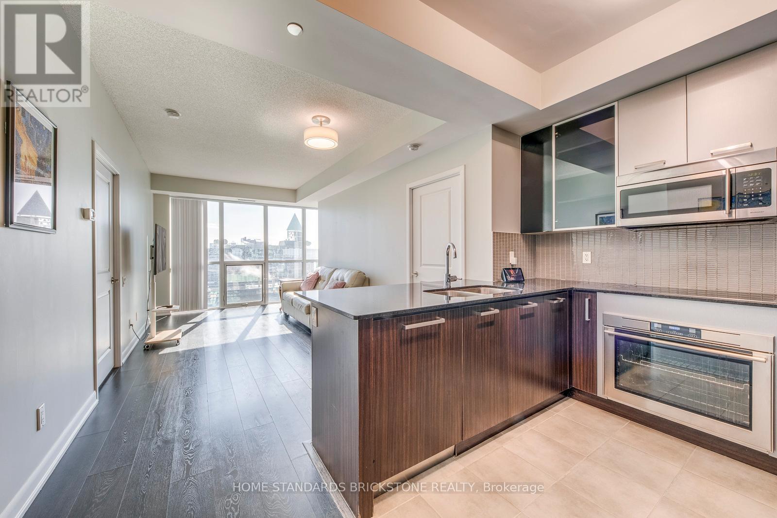 5168 Yonge Street 3215