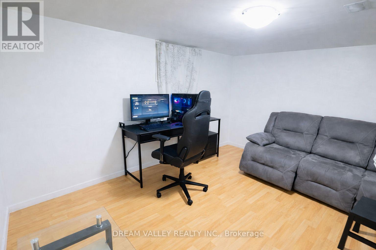 50 KILGREGGAN CRESCENT - Photo 2 of 7, Toronto (Bendale), Ontario