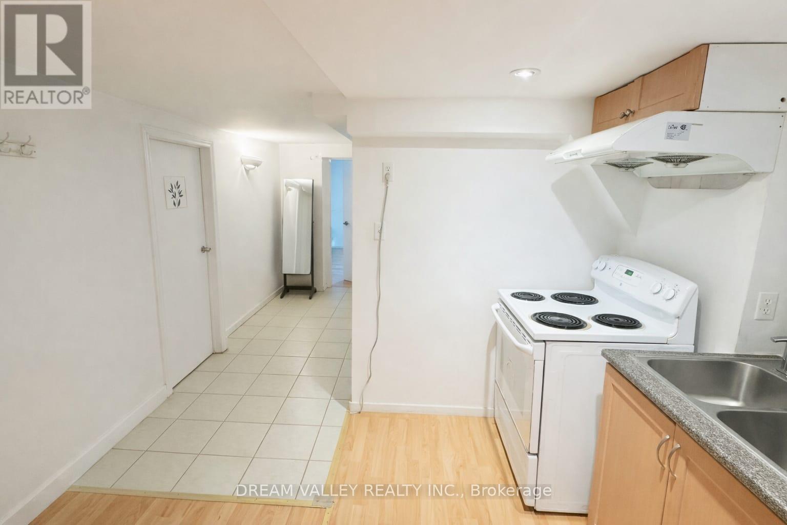 50 KILGREGGAN CRESCENT - Photo 5 of 7, Toronto (Bendale), Ontario