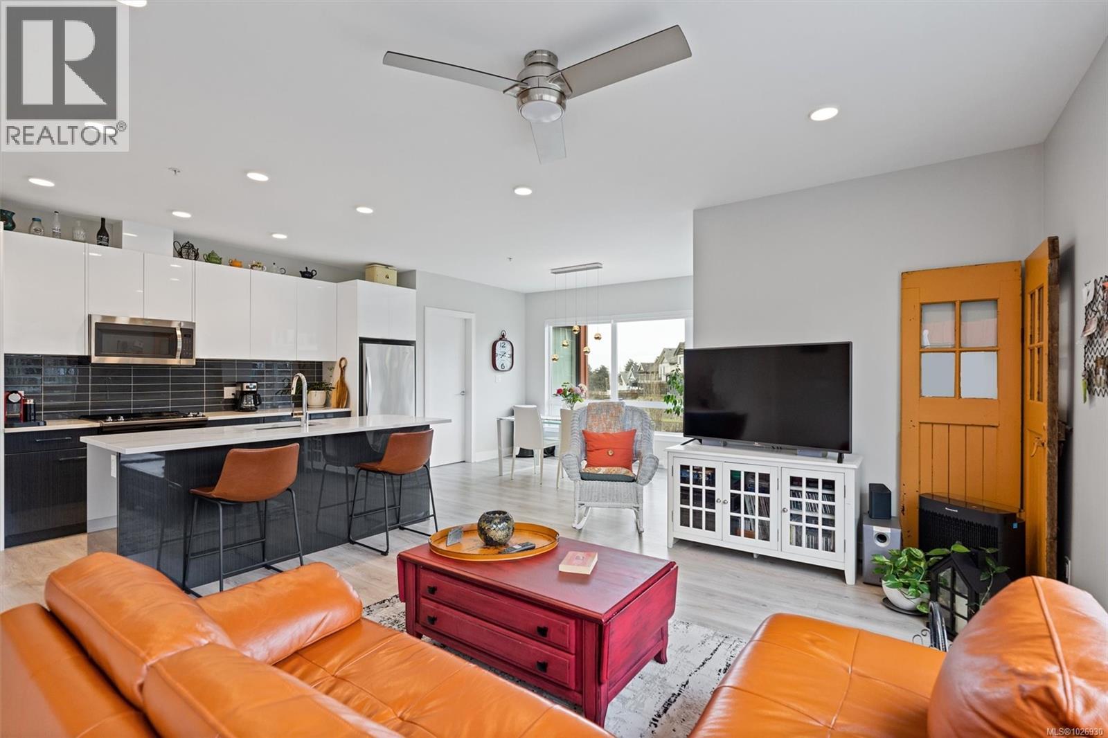 #301 1311 LAKEPOINT WAY - 11