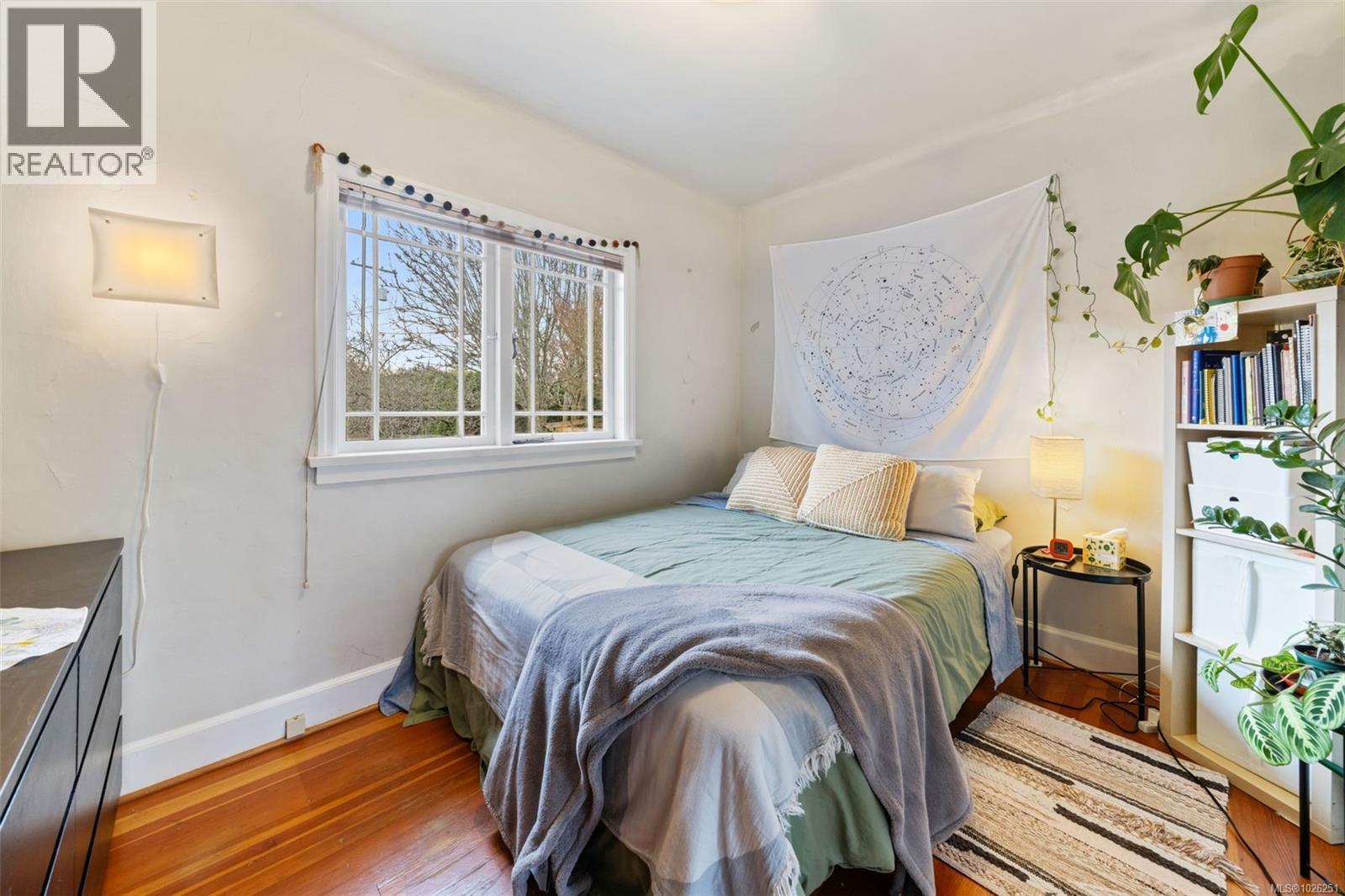  990 Hampshire Road, Oak Bay