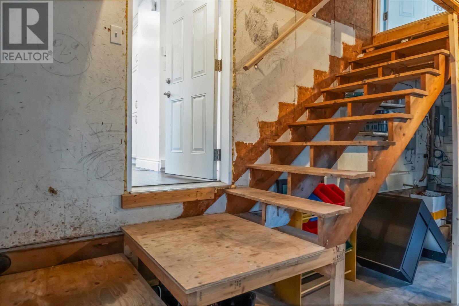 Property 36 of 47 of 95 Bentwood Crescent