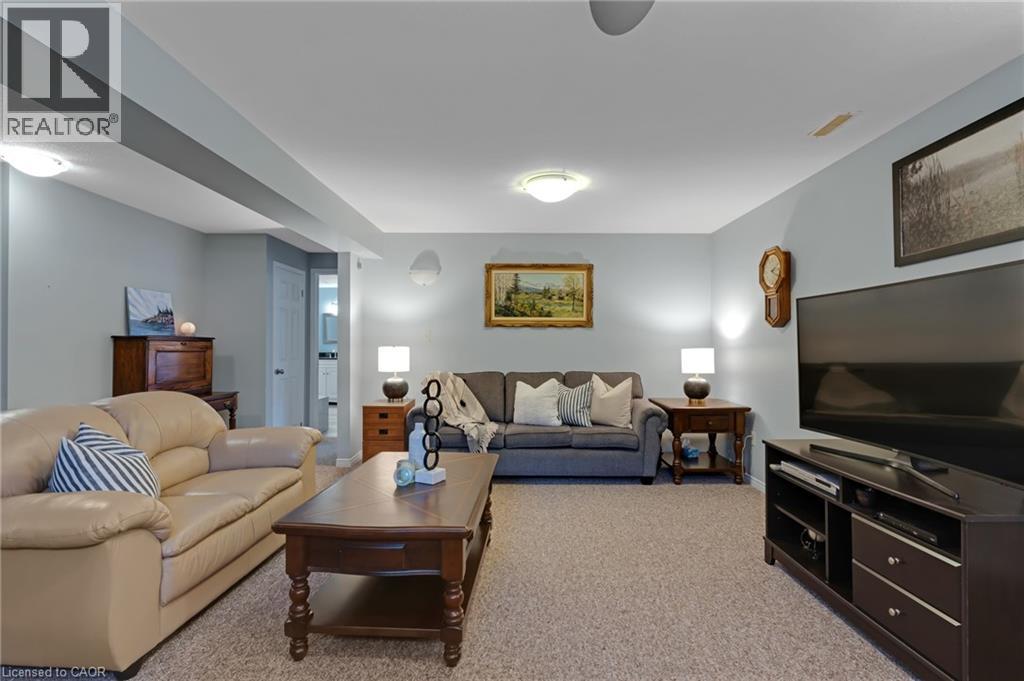 15 ERIN COURT - 33
