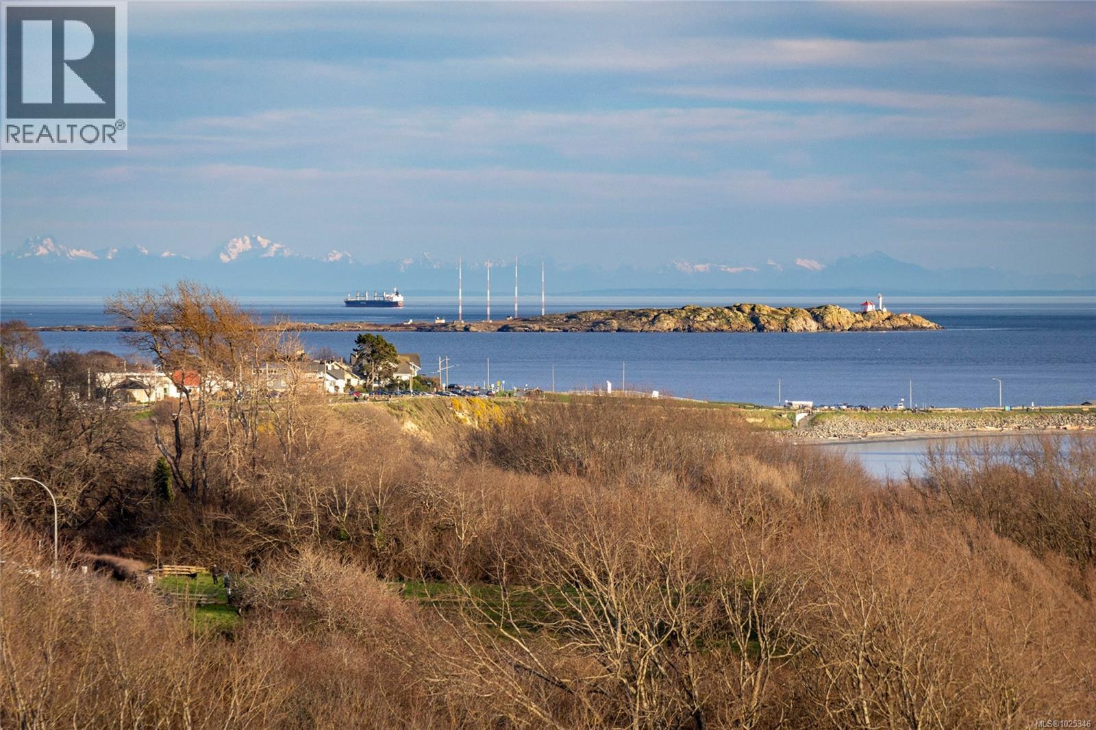 902 670 Dallas Road, Victoria