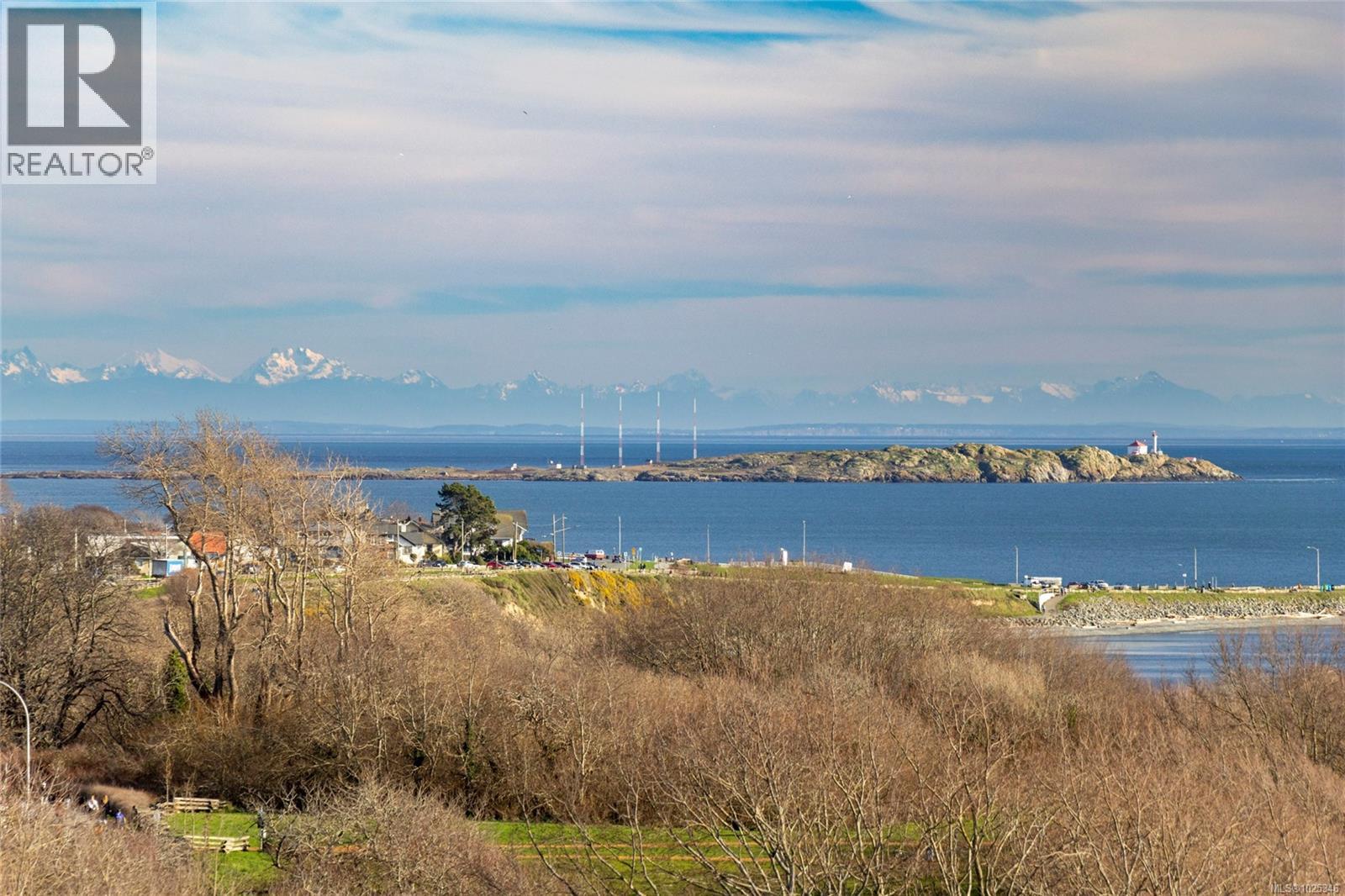 902 670 Dallas Road, Victoria