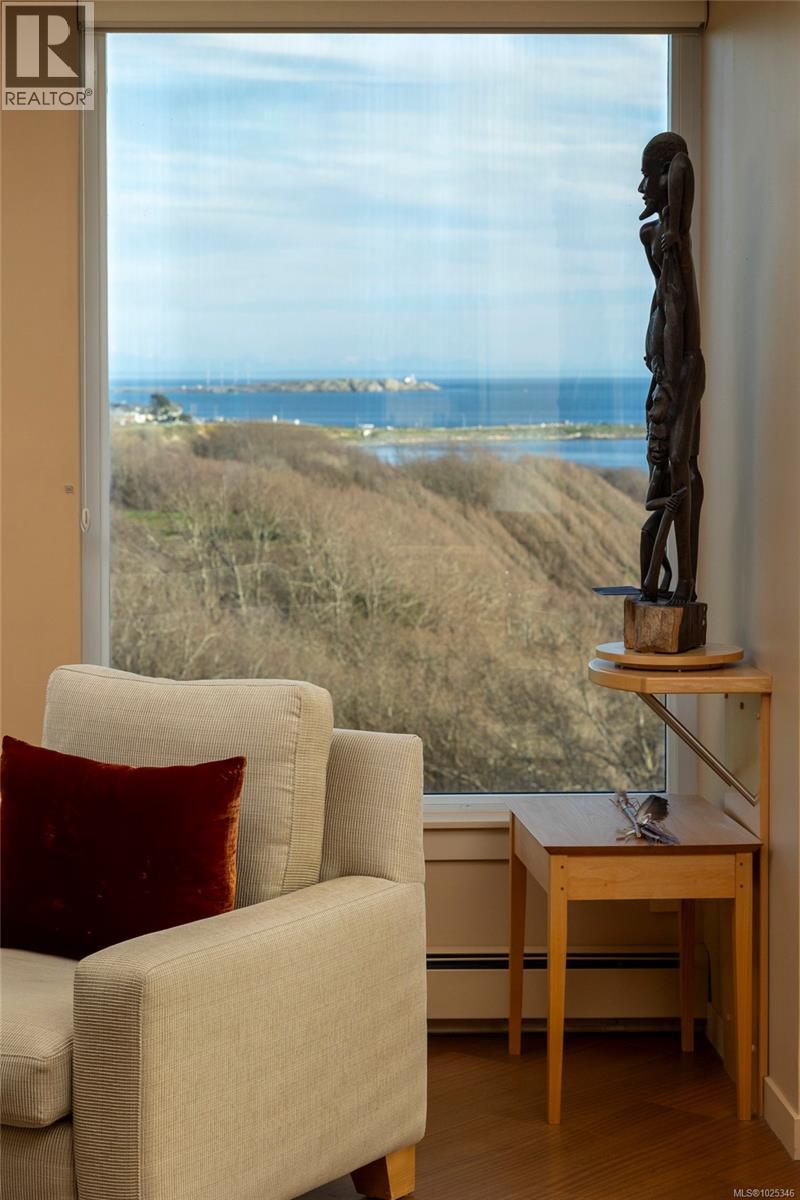 902 670 Dallas Road, Victoria