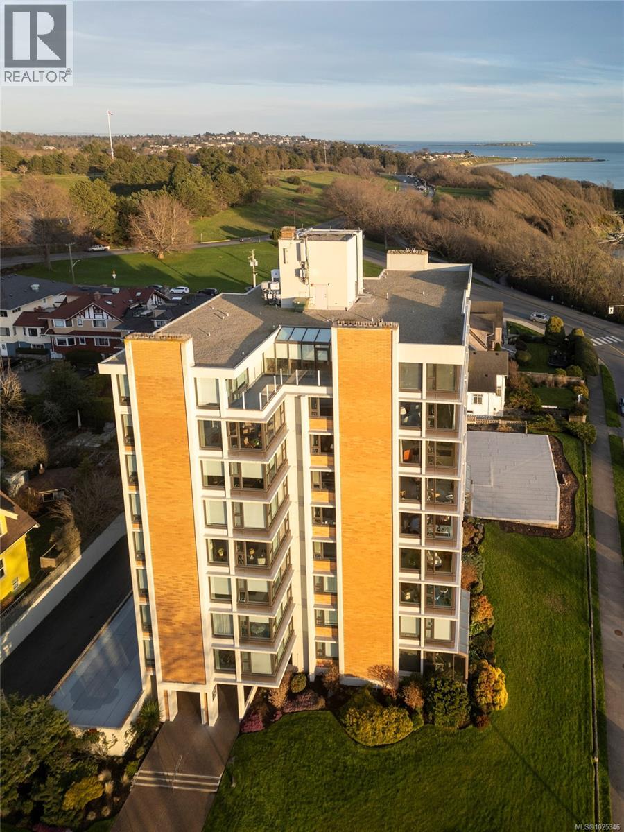 902 670 Dallas Road, Victoria