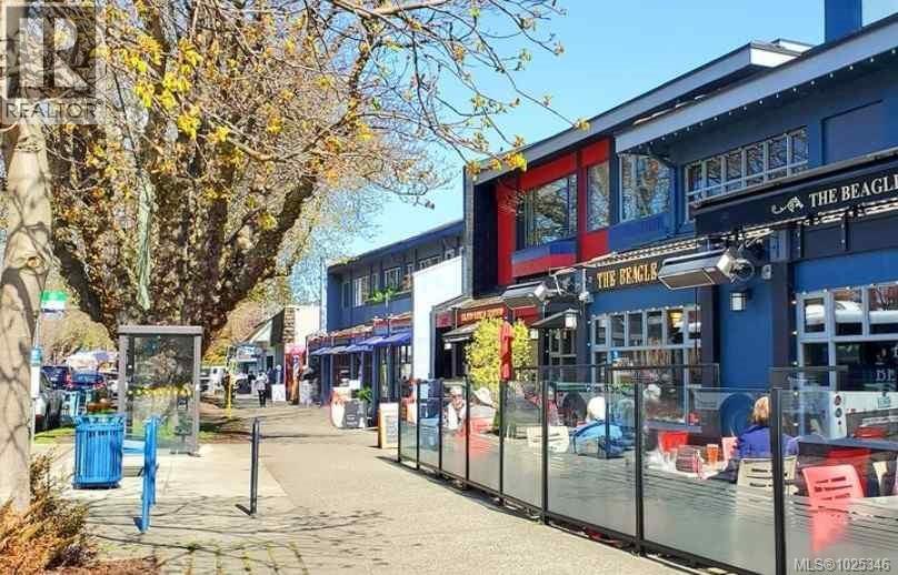 902 670 Dallas Road, Victoria