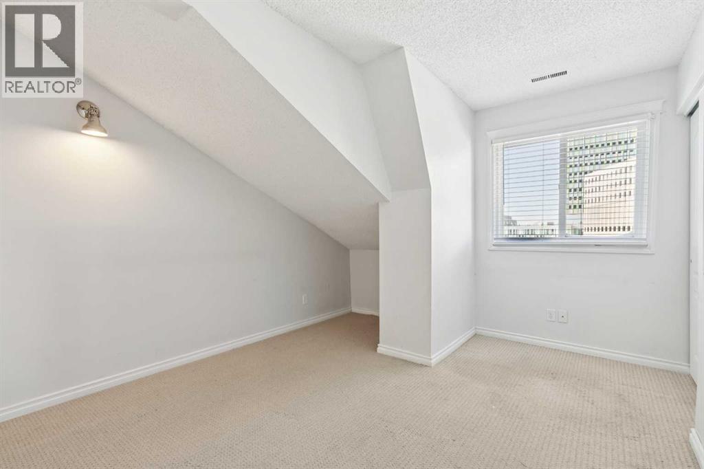 Single Family House for Sale in    Street NW St Andrews Heights Calgary 