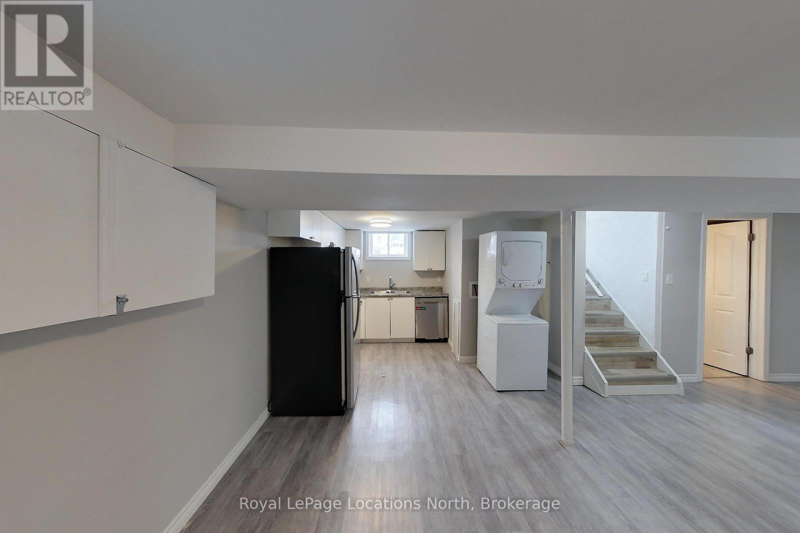 60 GIBBARD CRESCENT - Photo 2 of 6, Collingwood, Ontario