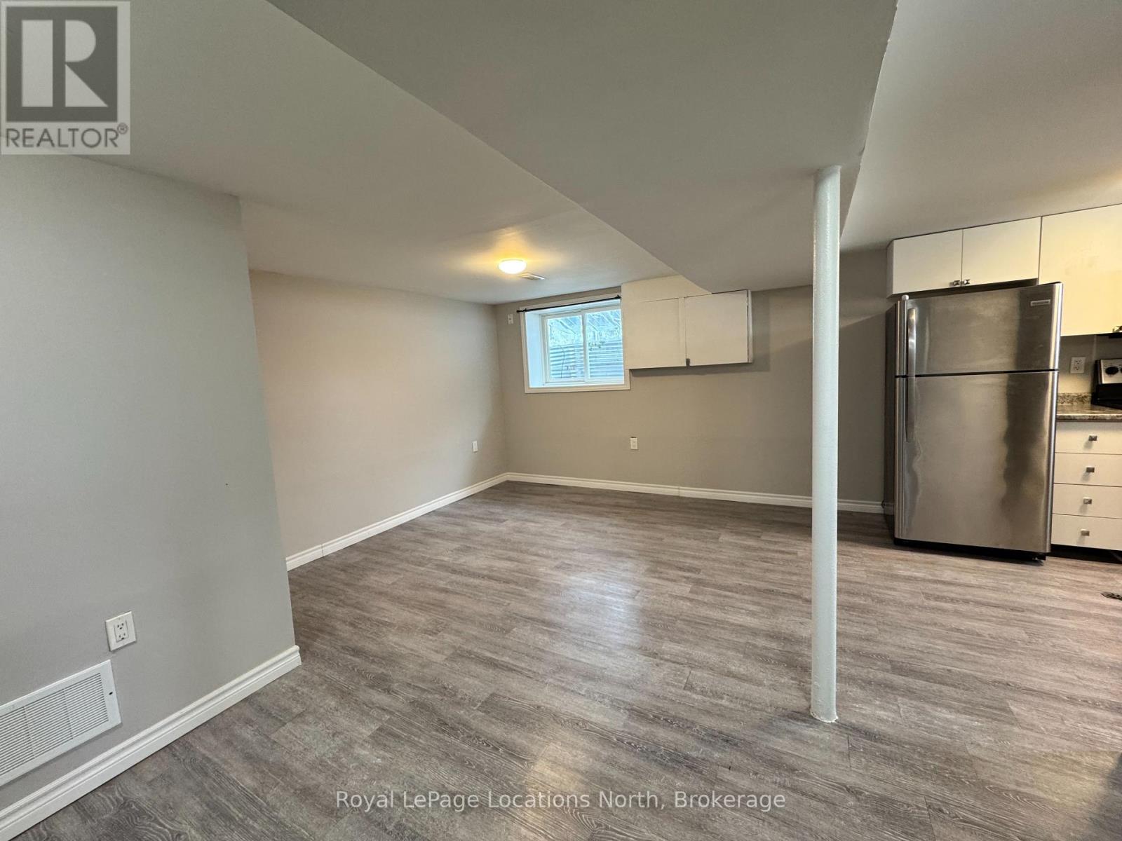 60 GIBBARD CRESCENT - Photo 3 of 6, Collingwood, Ontario