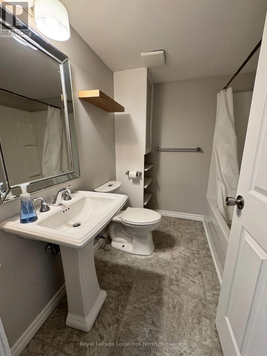 60 GIBBARD CRESCENT - Photo 4 of 6, Collingwood, Ontario