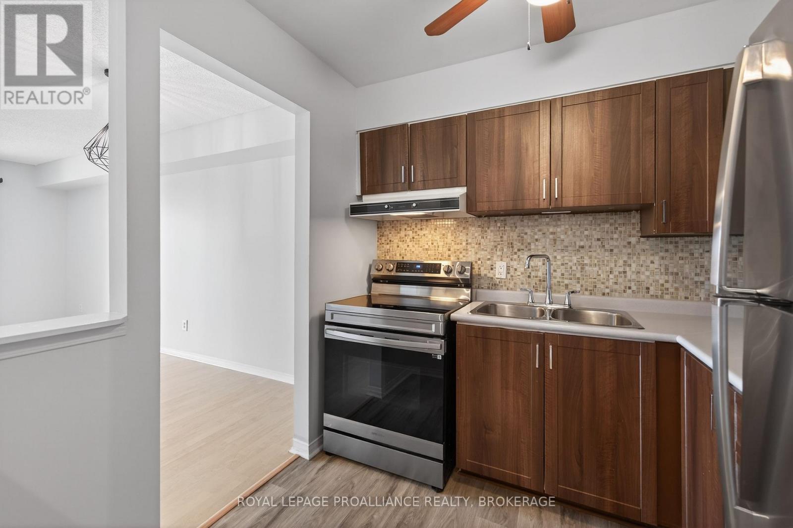 #313 310 KINGSDALE AVENUE - 7