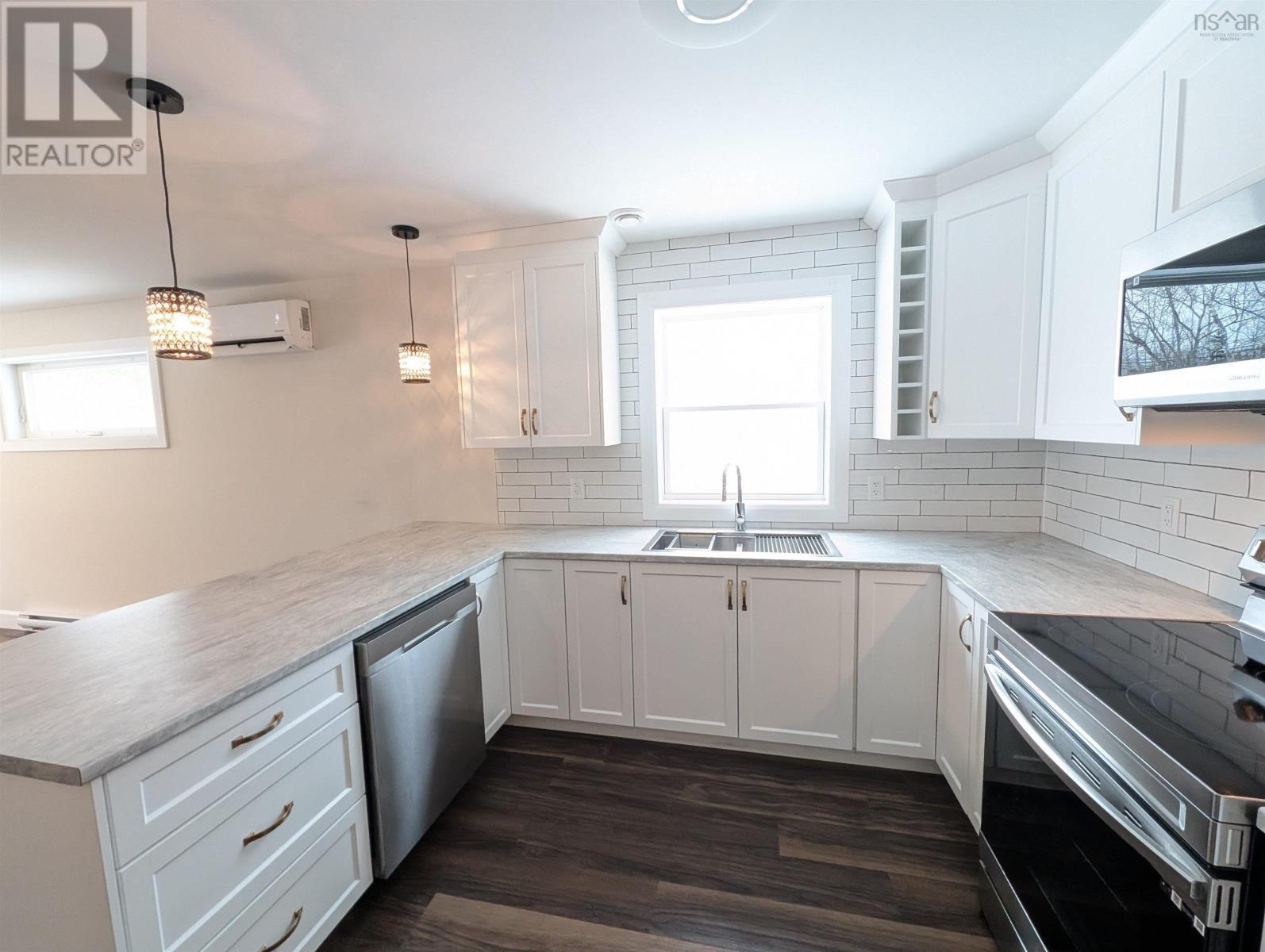 Property 7 of 29 of 128 & 130 Renfrew Road