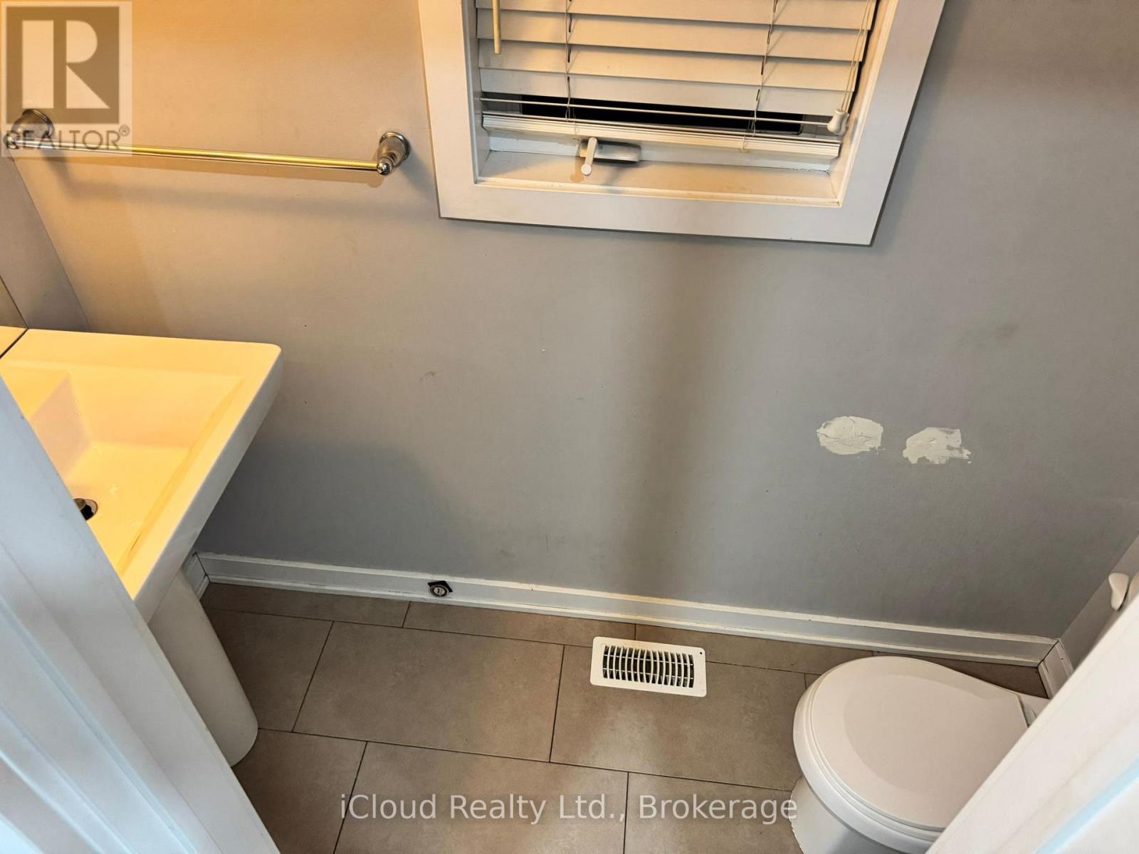 88 West Glen photo 4