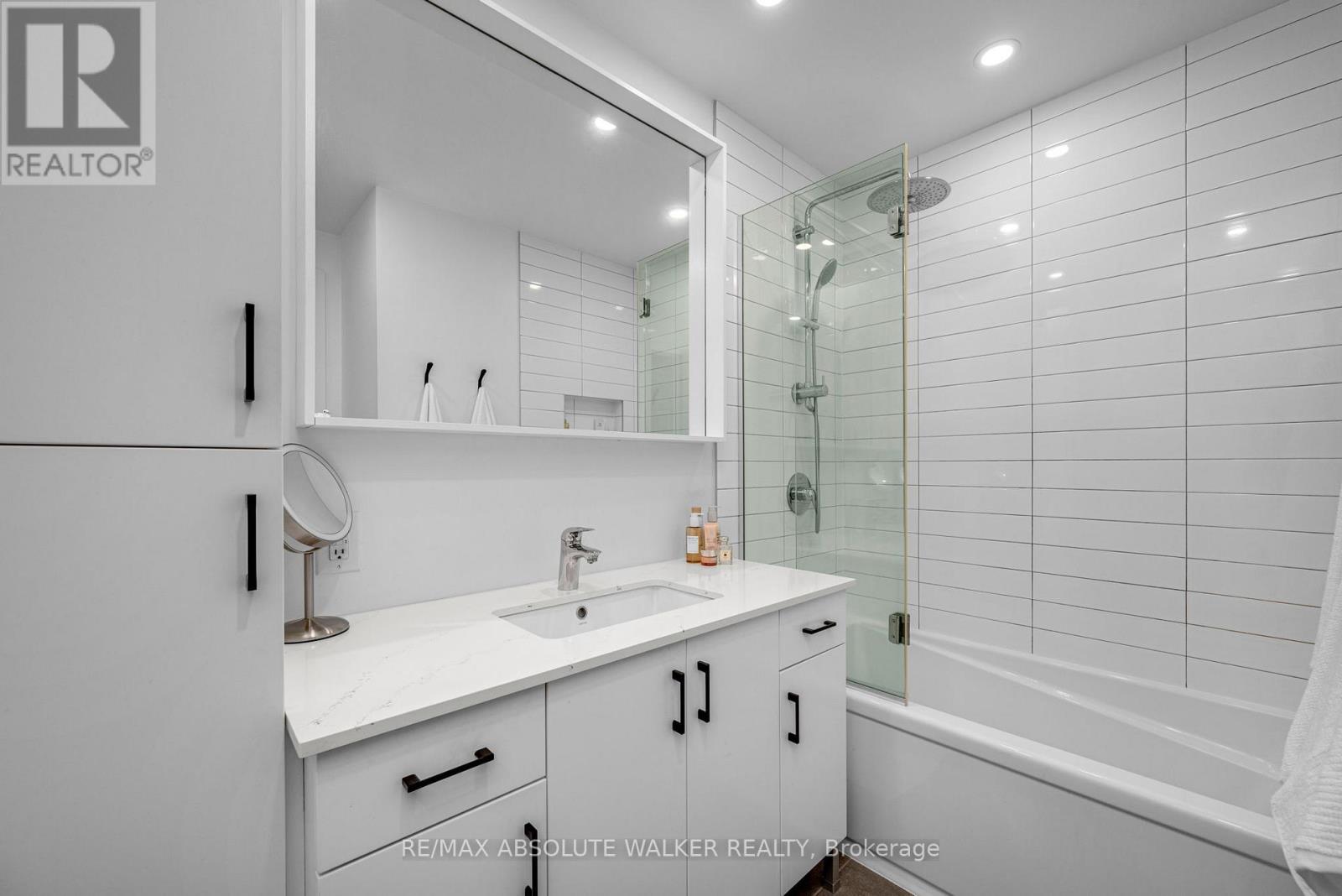 218 - 60 SPRINGHURST AVENUE — photo 24