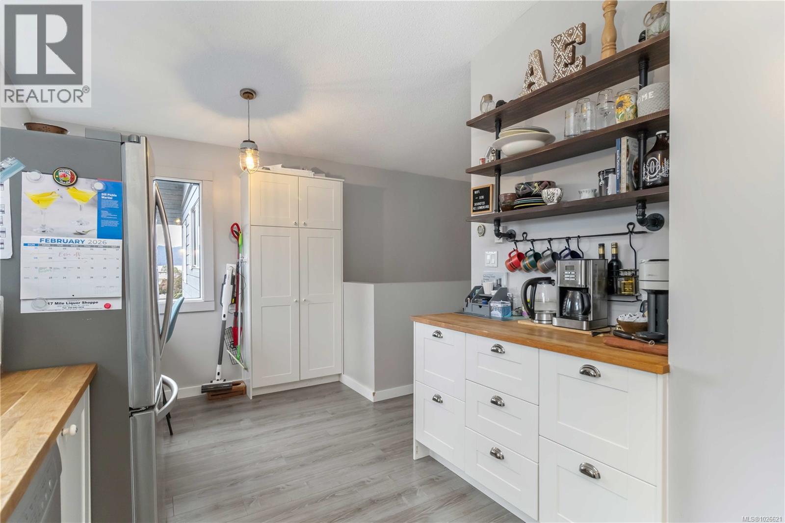 6 6110 Seabroom Rd, Sooke