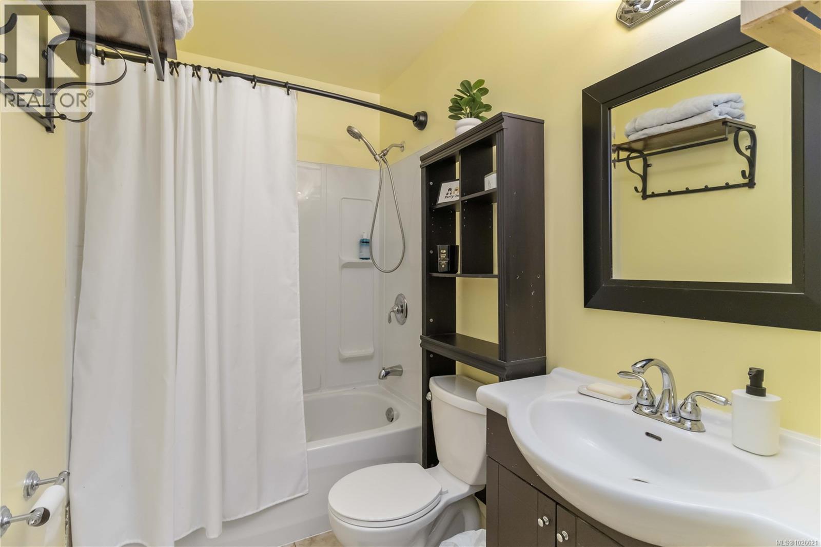 6 6110 Seabroom Rd, Sooke