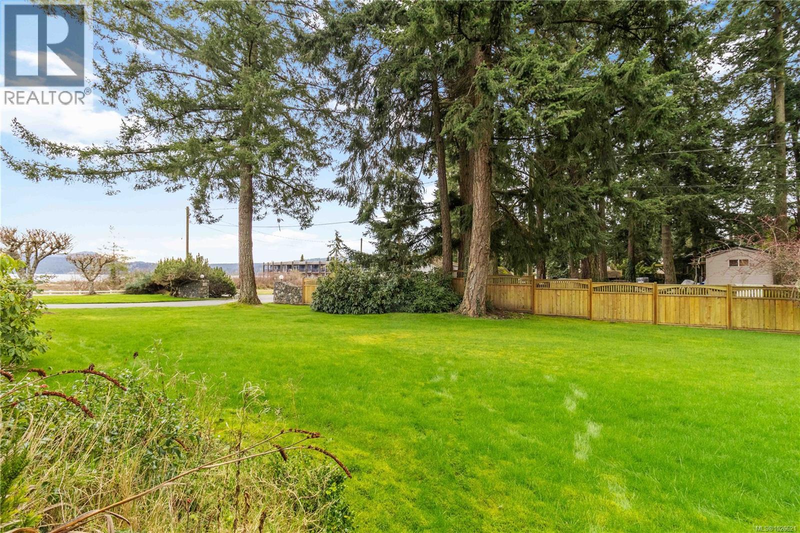 6 6110 Seabroom Rd, Sooke