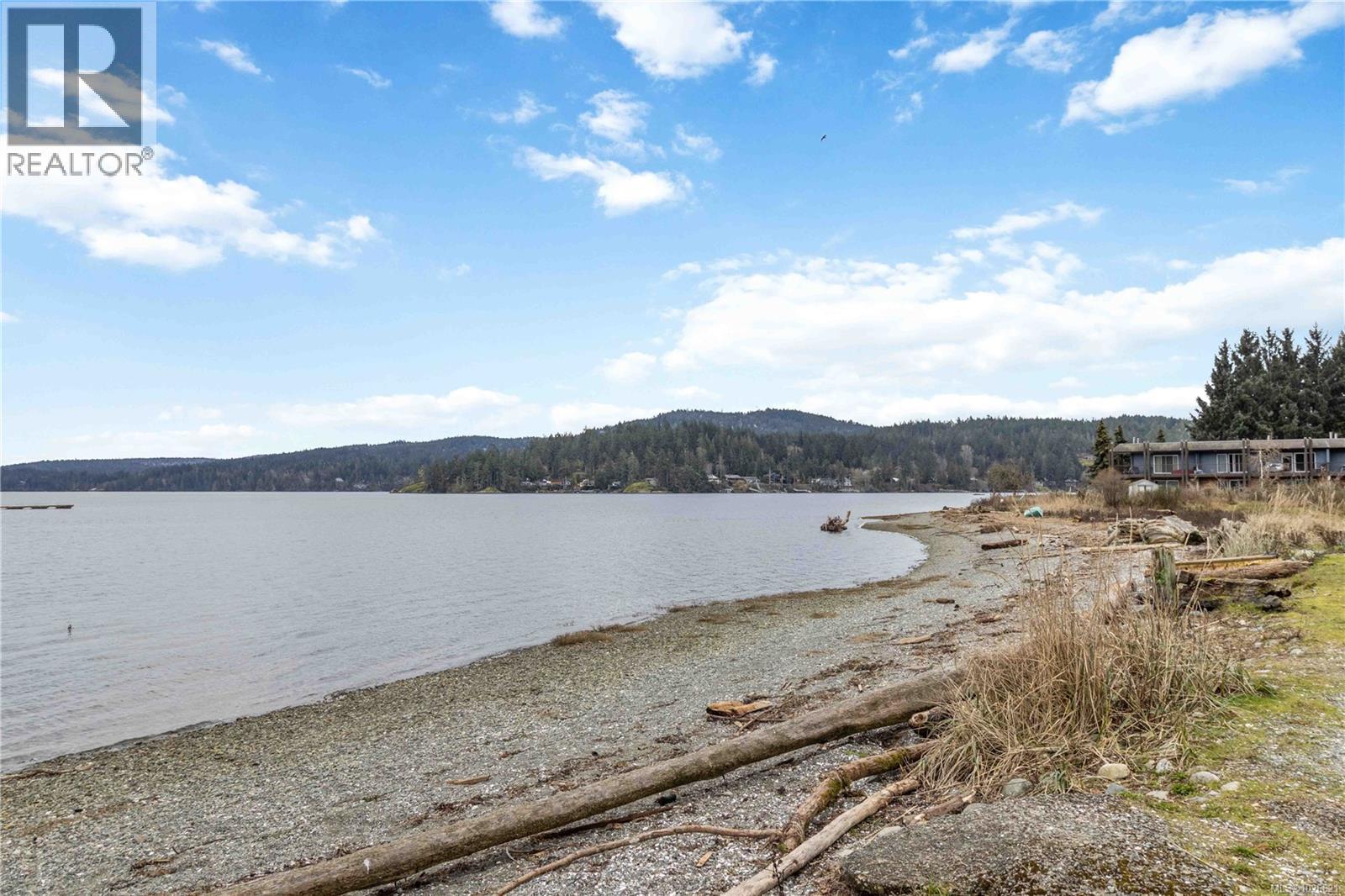 6 6110 Seabroom Rd, Sooke