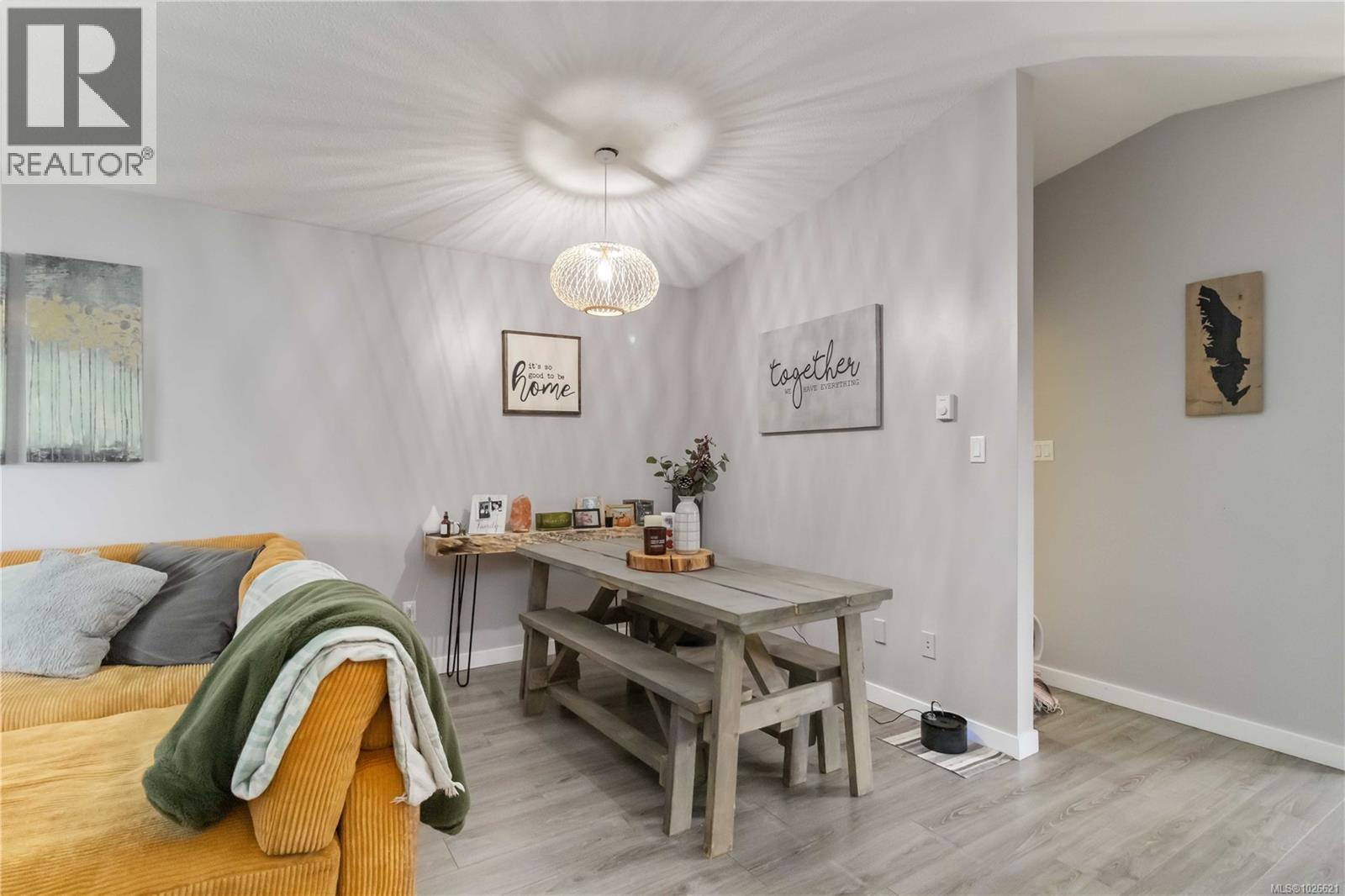 6 6110 Seabroom Rd, Sooke