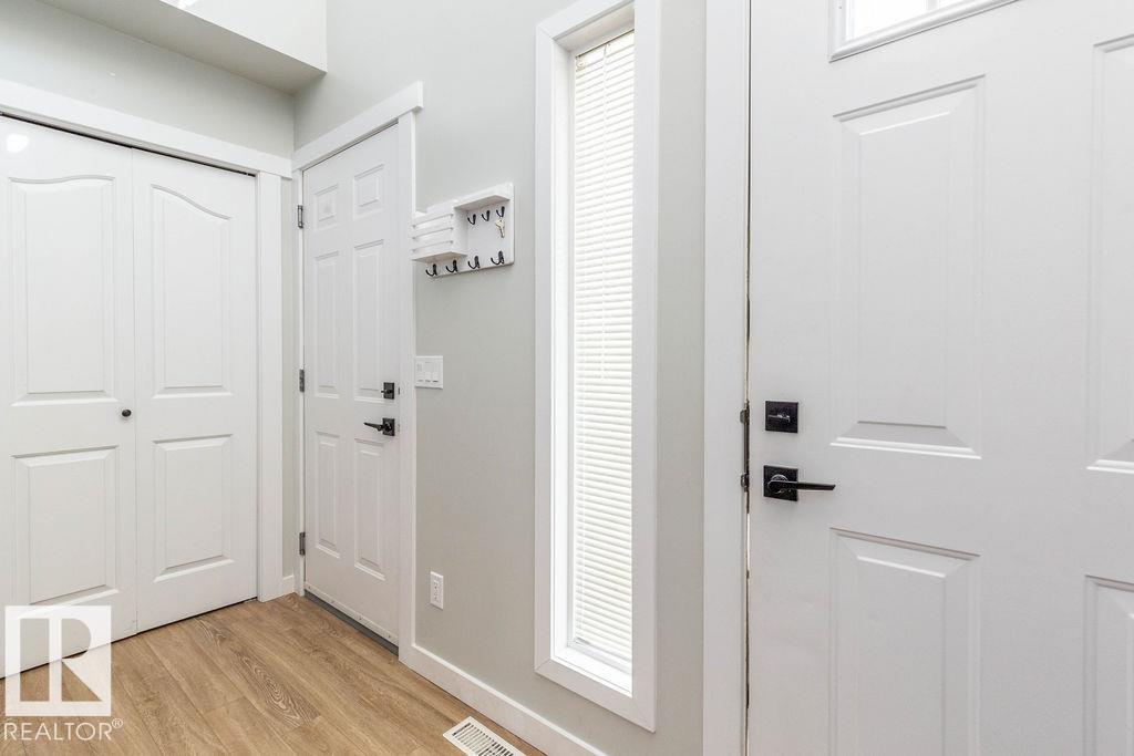 5 LAMPLIGHT DR - Photo 4 of 43, Spruce Grove, Alberta