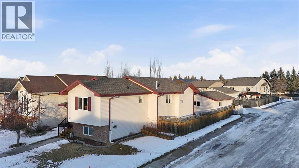 1 Duval Crescent - Photo 2 of 36, Red Deer, Alberta