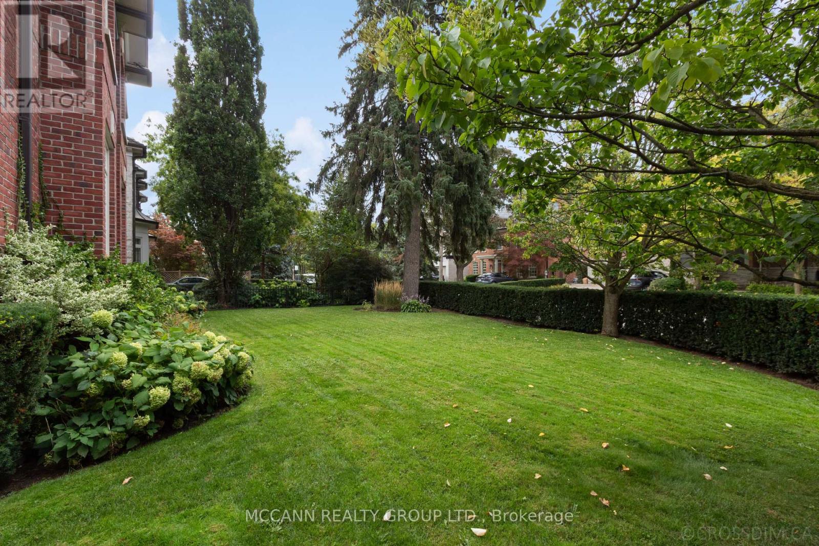 21 DE VERE GARDENS - Photo 3 of 50, Toronto (Bedford Park-Nortown), Ontario