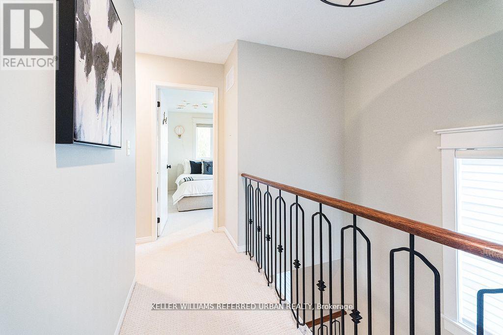 #68 16 SPRUCEDALE WAY - 19