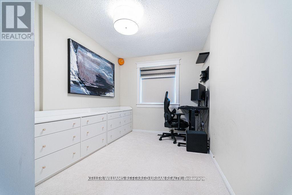 #68 16 SPRUCEDALE WAY - 20