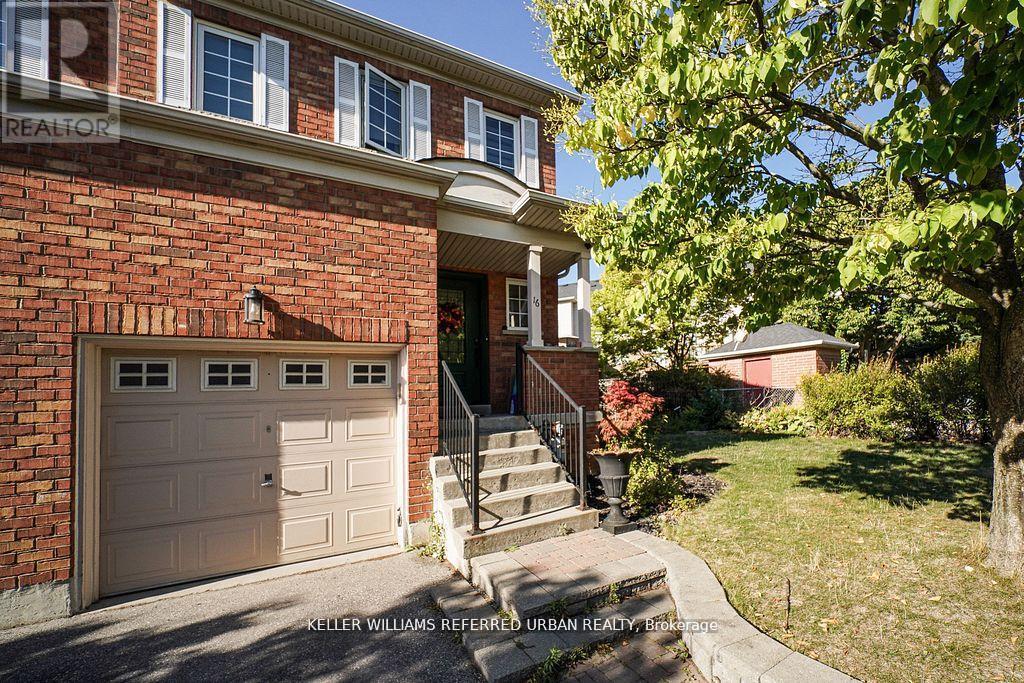#68 16 SPRUCEDALE WAY - 26