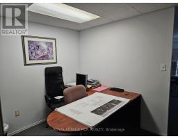 Lower Cubicle - 411 Queen Street, Newmarket, ON L3Y2G9 Photo 6