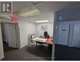 Lower Cubicle - 411 Queen Street, Newmarket, ON L3Y2G9 Photo 9