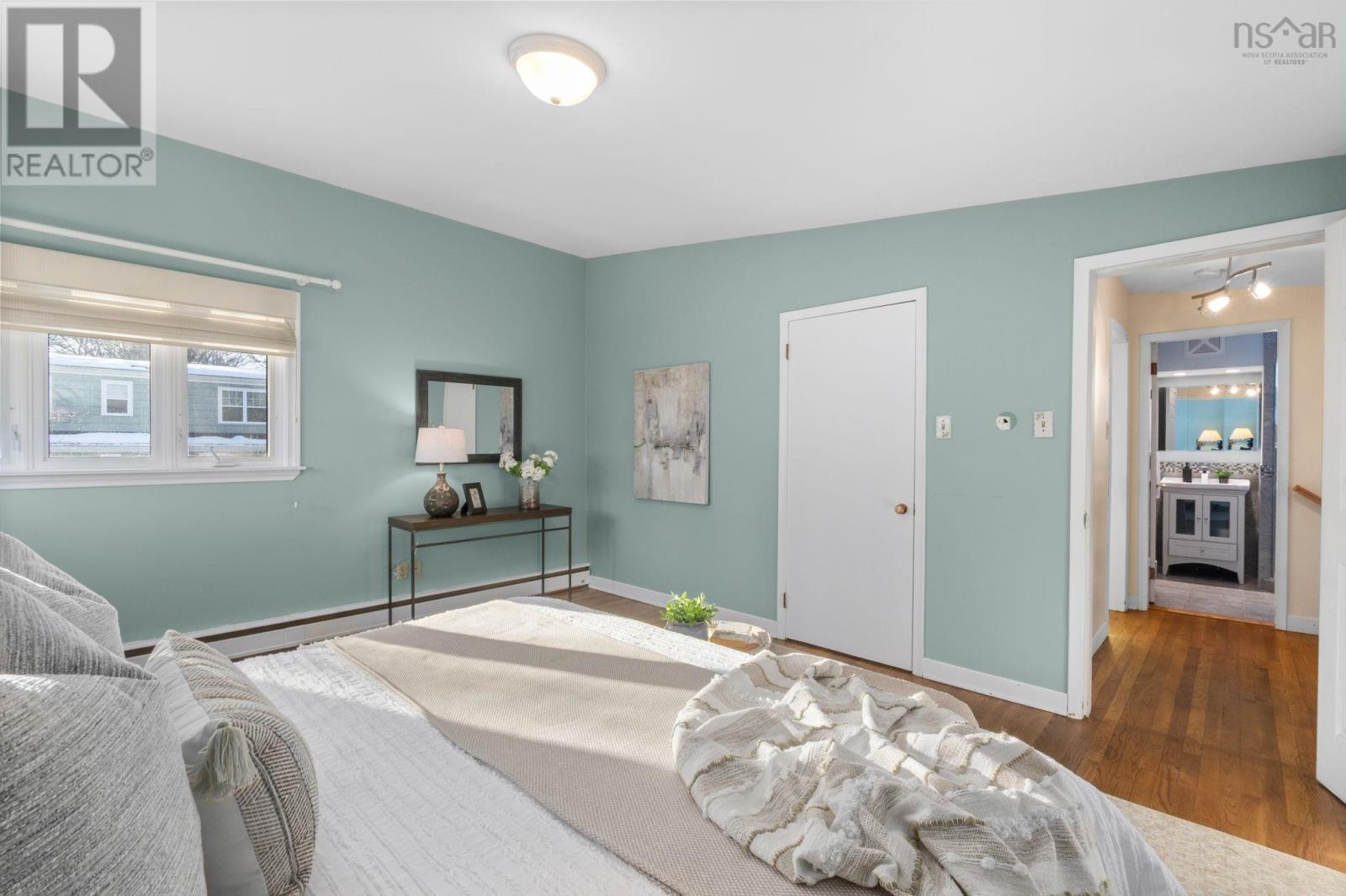 Property 21 of 43 of 7082 Murdoch Avenue