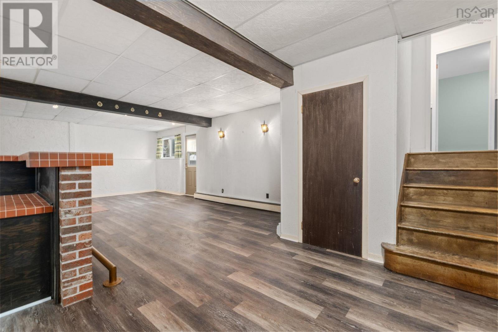 Property 31 of 43 of 7082 Murdoch Avenue