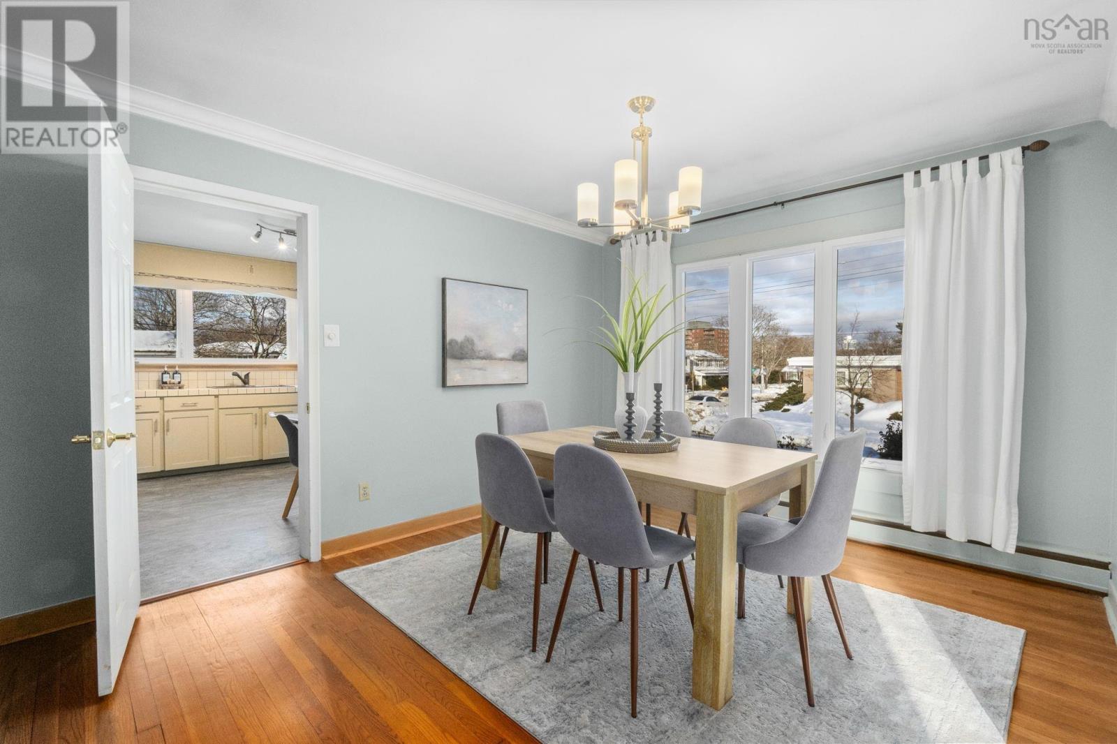 Property 9 of 43 of 7082 Murdoch Avenue