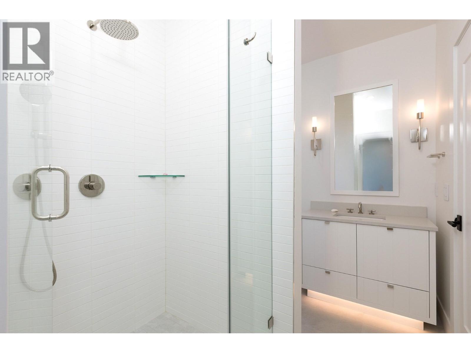  1403 Vineyard Drive, West Kelowna