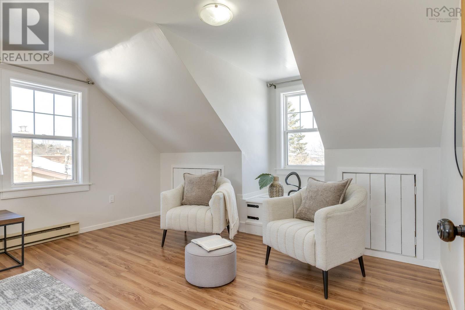 Property 22 of 50 of 49/51 Ascot Way