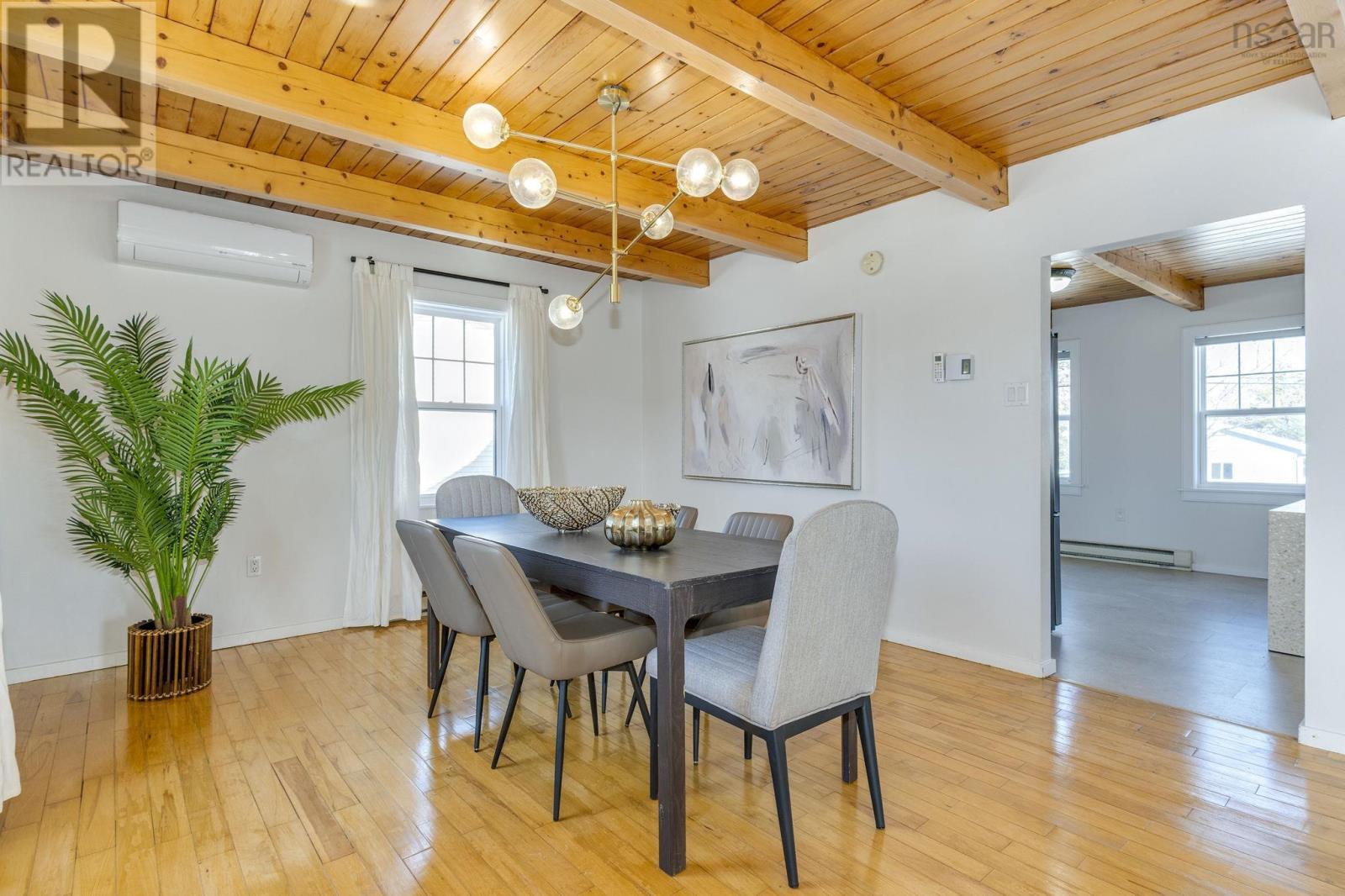 Property 17 of 50 of 49/51 Ascot Way