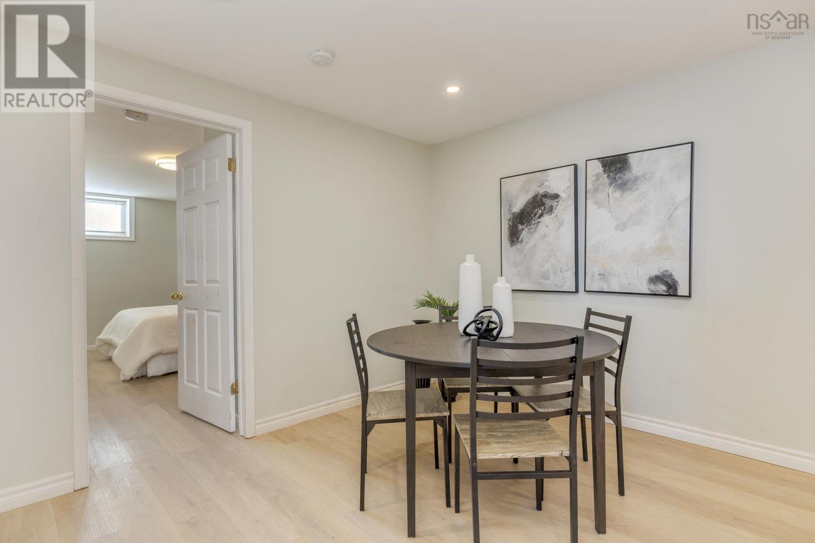 Property 31 of 50 of 49/51 Ascot Way