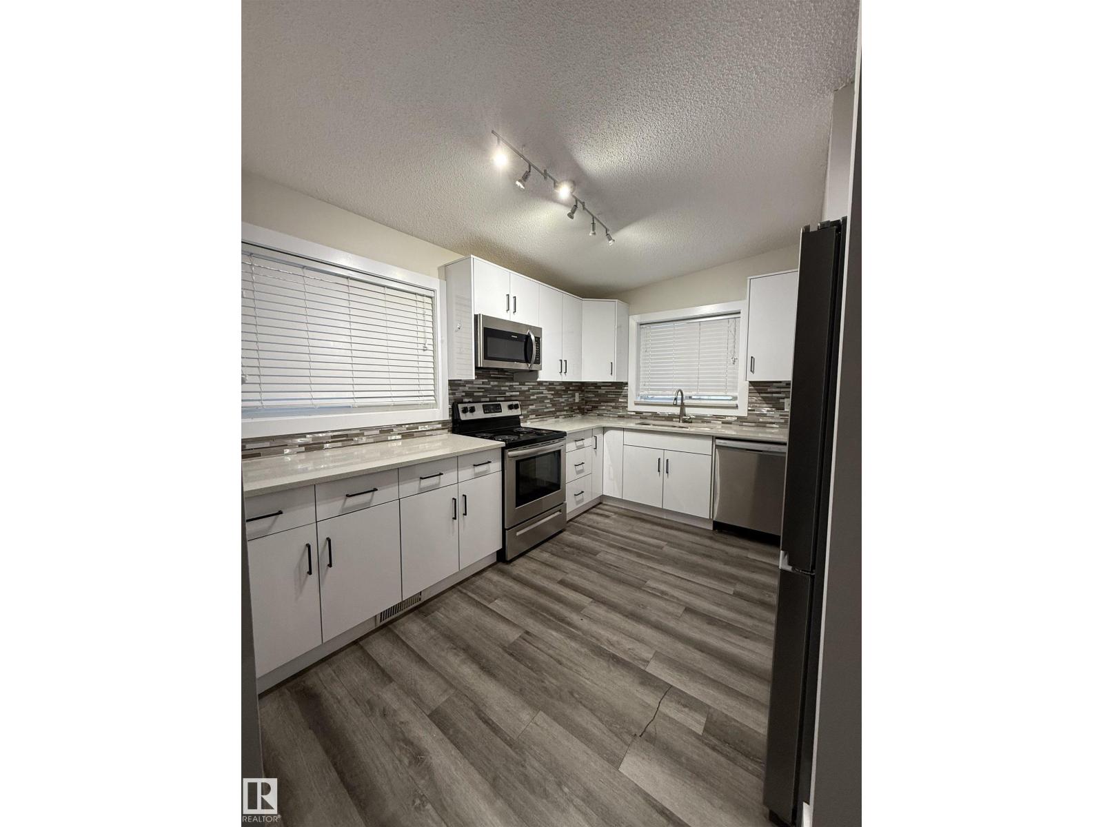 7604 7606 75 ST NW, Edmonton
